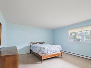 52 Dover Street, Lindenhurst NY 11757