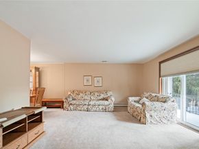 52 Dover Street, Lindenhurst NY 11757