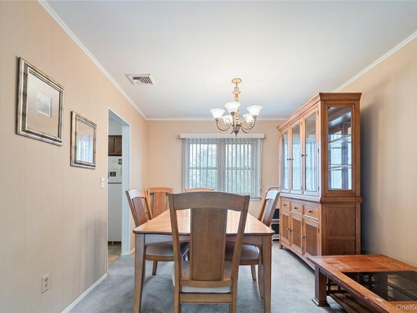 52 Dover Street, Lindenhurst NY 11757