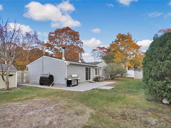 2  Pinetop Drive, Shirley NY 11967