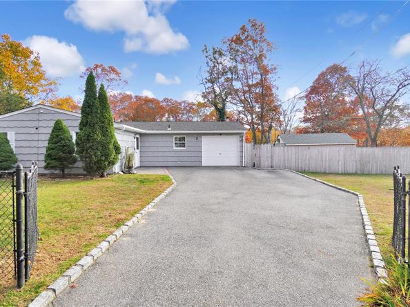 2  Pinetop Drive, Shirley NY 11967