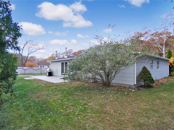 2  Pinetop Drive, Shirley NY 11967