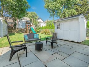 11 Park Avenue, Port Washington NY 11050