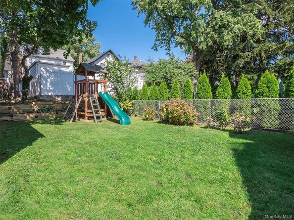 11 Park Avenue, Port Washington NY 11050