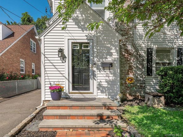 11 Park Avenue, Port Washington NY 11050