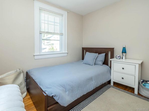 11 Park Avenue, Port Washington NY 11050