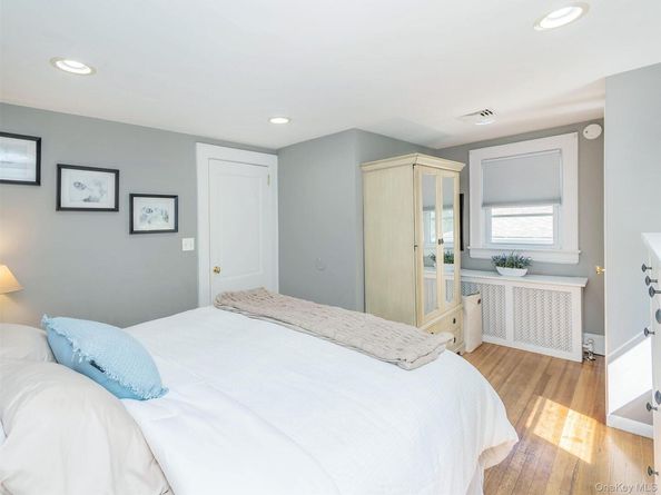 11 Park Avenue, Port Washington NY 11050
