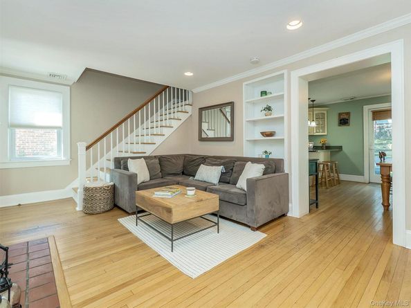 11 Park Avenue, Port Washington NY 11050