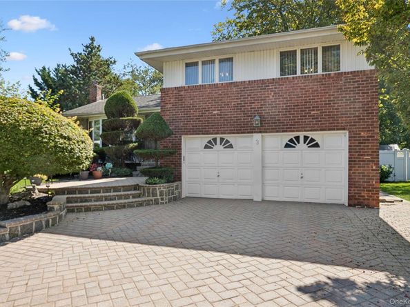 3 Wood Lane, Plainview NY 11803