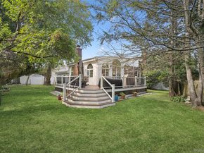 3 Wood Lane, Plainview NY 11803