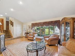 3 Wood Lane, Plainview NY 11803