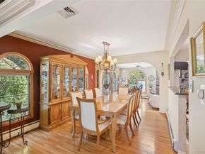 3 Wood Lane, Plainview NY 11803