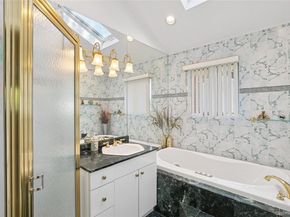 3 Wood Lane, Plainview NY 11803