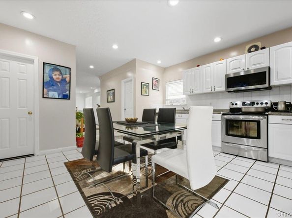 302 W John Street A, Hicksville NY 11801