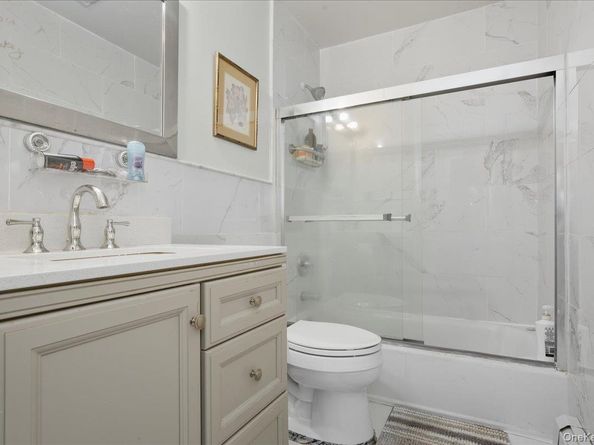 302 W John Street A, Hicksville NY 11801