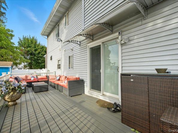 302 W John Street A, Hicksville NY 11801