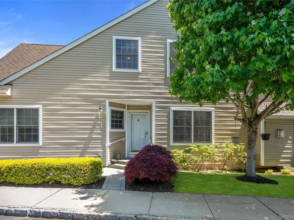 51 Eagle Circle, Bohemia NY 11716