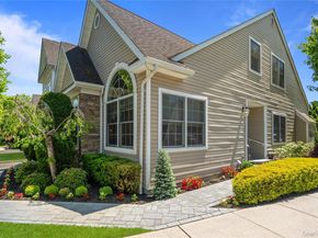 51 Eagle Circle, Bohemia NY 11716