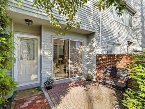 35 Waterside Close, Eastchester NY 10709