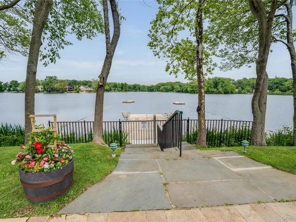 35 Waterside Close, Eastchester NY 10709