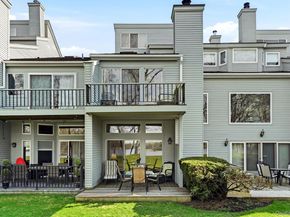 35 Waterside Close, Eastchester NY 10709