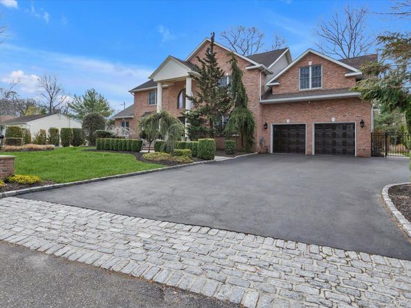 36 Fox Lane, Dix Hills NY 11746