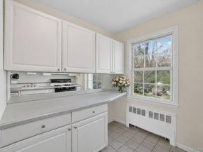 37 Fieldstone Drive E4, Hartsdale NY 10530
