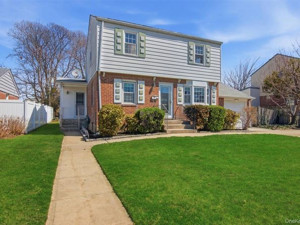 2295 3rd Street, East Meadow NY 11554