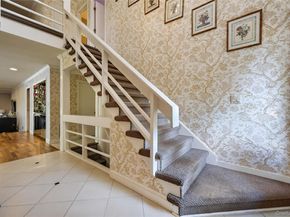 5 Pony Circle 5, Roslyn Heights NY 11577