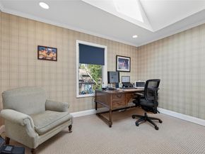 5 Pony Circle 5, Roslyn Heights NY 11577