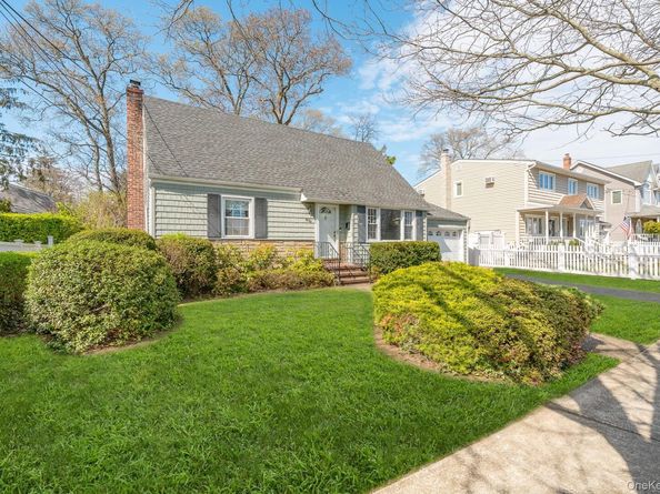 3769 New York Avenue, Seaford NY 11783