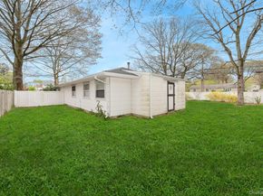 2 Arleen Avenue, Holbrook NY 11741