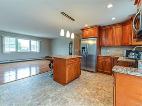 5 Taylor Drive, Farmingdale NY 11735
