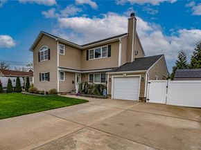 5 Taylor Drive, Farmingdale NY 11735
