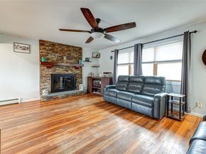 5 Taylor Drive, Farmingdale NY 11735