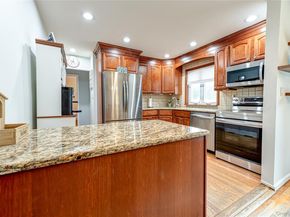 5 Taylor Drive, Farmingdale NY 11735