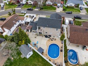 5 Taylor Drive, Farmingdale NY 11735
