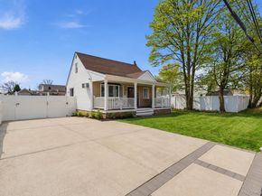 287 43rd Street, Lindenhurst NY 11757