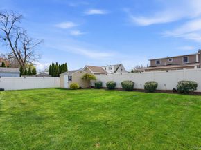 287 43rd Street, Lindenhurst NY 11757