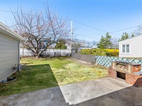 109 Evans Street, New Hyde Park NY 11040