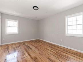 109 Evans Street, New Hyde Park NY 11040