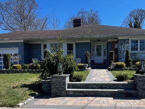 7 Willowbrook Lane, Freeport NY 11520