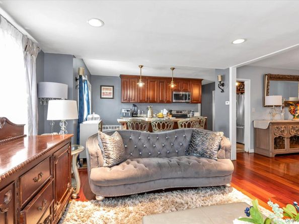 7 Willowbrook Lane, Freeport NY 11520