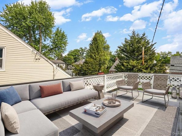 6 Willow Road, New Hyde Park NY 11040