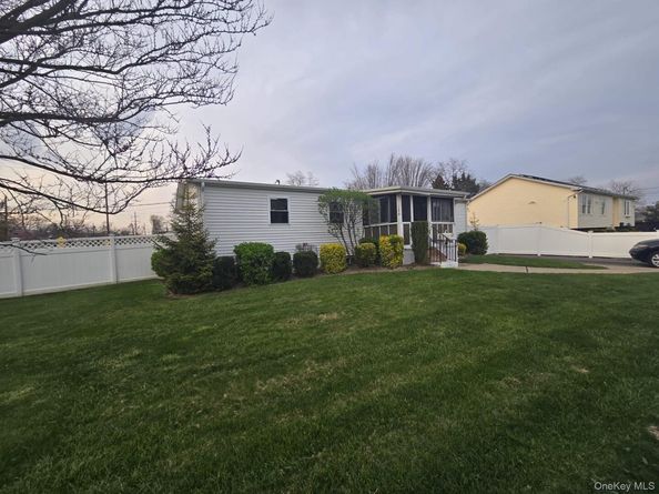 2 Ritter Avenue, Amityville NY 11701