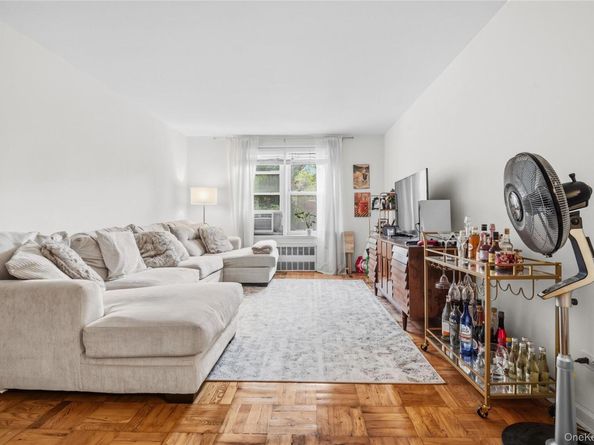 7510 Yellowstone Boulevard 2H, Rego Park NY 11374