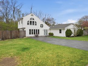 31 13th Street, Holbrook NY 11741