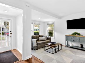 12 Smull Place, Port Washington NY 11050