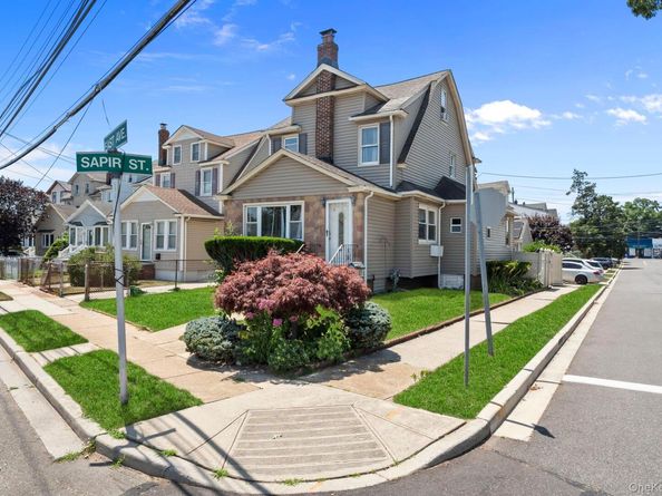 40 East Avenue, Valley Stream NY 11580
