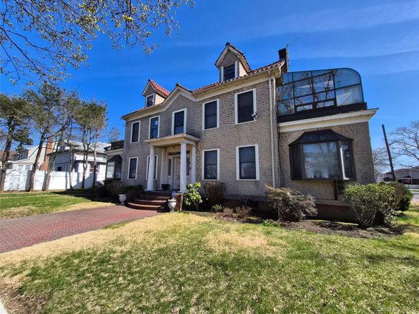 19404 110th Road, Saint Albans NY 11412